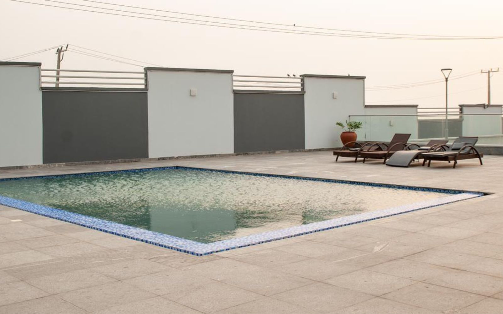 Exquisite 3Bedroom Apartment with an outdoor plunge pool Blue waters